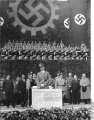 Hitler legt eerste steen volkswagen.jpg
