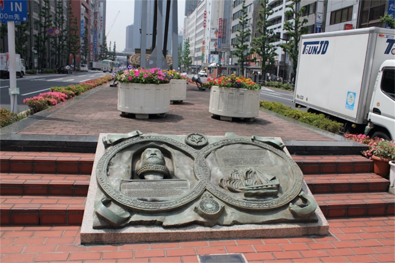 Bestand:JanJoosten yaesu dori.jpg