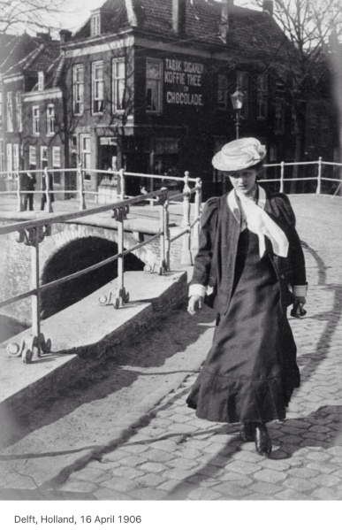 Bestand:Mooie foto achterom hoekje 1906.jpg